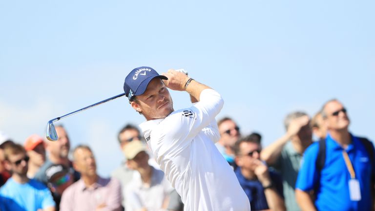 Willett got to four under but bogeyed 17 and 18