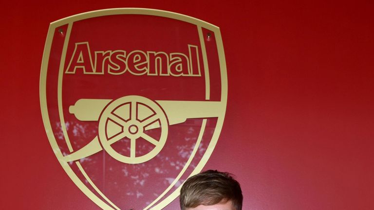 Emile Smith Rowe signs a new long term contract with Arsenal