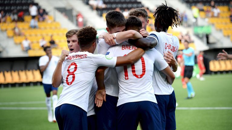 England's players celebrate the 1-2 goal by Ben Brereton (C) during the U19 European Championships Group B football match Turkey v England in Seinajoki, Finland on July 17, 2018