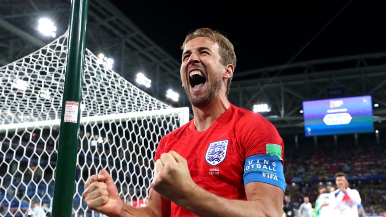 Harry Kane celebrates the 4-3 penalty shootout victory over Colombia