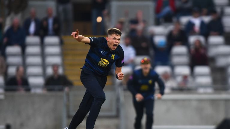 BIRMINGHAM, ENGLAND - JUNE 07: Henry Brookes of Warwickshire celebrates after getting Joe Leach of Worcestershire out during the Royal London One Day Cup match between Warwickshire and Worcestershire Rapids at Edgbaston on June 7, 2018 in Birmingham, England. (Photo by Nathan Stirk/Getty Images)