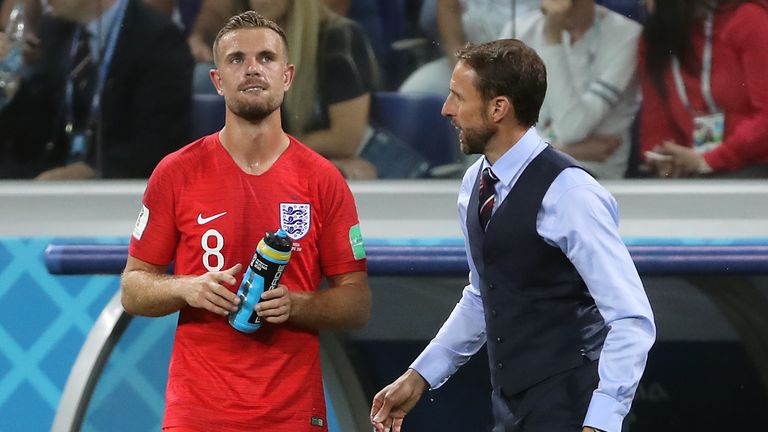 England's Jordan Henderson and Gareth Southgate at World Cup