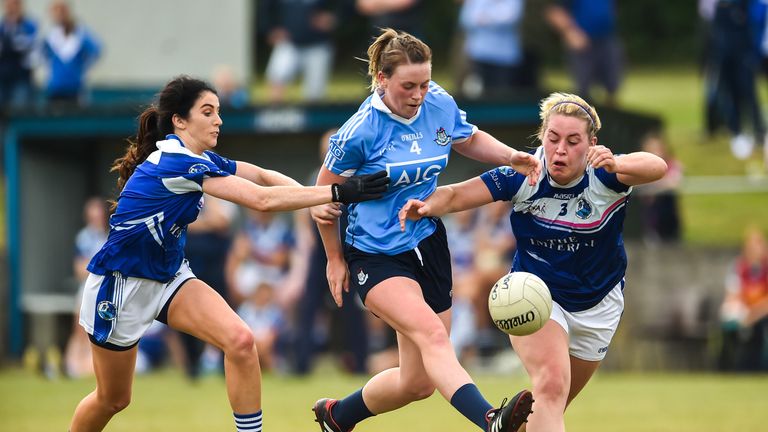 Laura McGinley of Dublin in action against Rachel Doonan and Grainne McGlade of Cavan