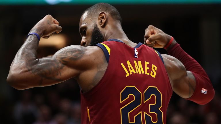 LeBron James leaves number 6, returns to his iconic 23 out of