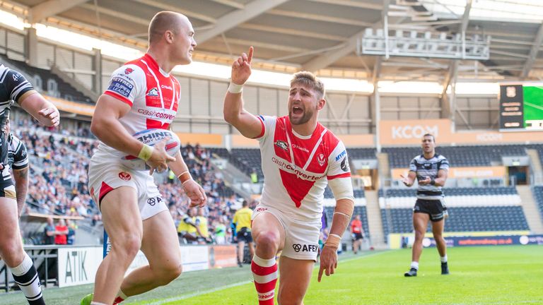 Picture by Allan McKenzie/SWpix.com - 13/07/2018 - Rugby League - Betfred Super League - Hull FC v St Helens - KC Stadium, Kingston upon Hull, England - St Helens' Tommy Makinson celebrates his try with Adam Swift against Hull FC.