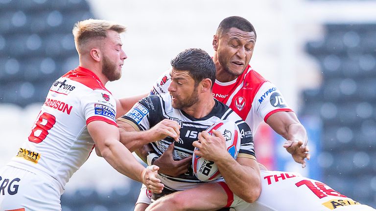 Picture by Allan McKenzie/SWpix.com - 13/07/2018 - Rugby League - Betfred Super League - Hull FC v St Helens - KC Stadium, Kingston upon Hull, England - Hull FC's Mark Minichiello is tackled by St Helens' Dominique as Danny Richardson & Luke Thompson close in.