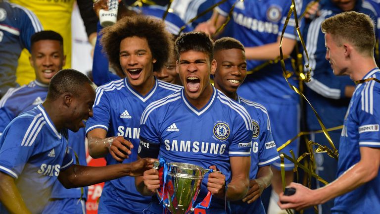 Ruben Loftus-Cheek celebrates Chelsea's FA Youth Cup win in 2014