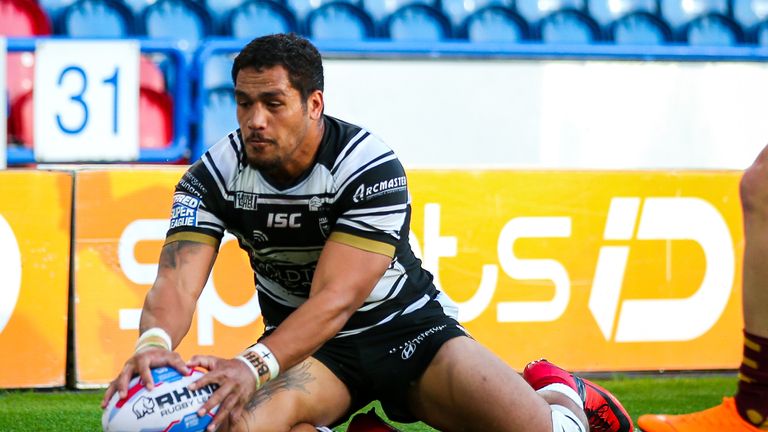 05/07/2018 - Rugby League - Betfred Super League - Huddersfield Giants v Hull FC - John Smith's Stadium, Huddersfield, England - Hull FC's Bureta Faraimo scores a try.