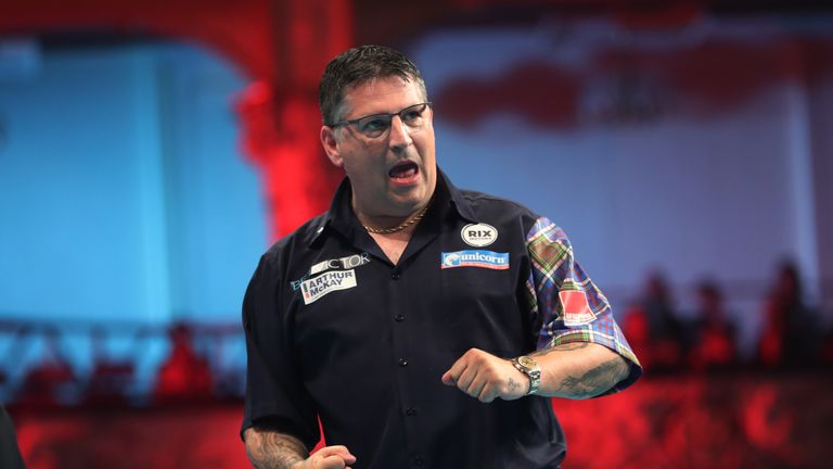 BET VICTOR WORLD MATCHPLAY 2018.WINTER GARDENS,.BLACKPOOL.PIC;LAWRENCE LUSTIG.ROUND1.GARY ANDERSON V STEPHEN BUNTING.GARY ANDERSON  IN ACTION.
