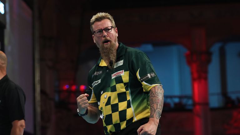 BET VICTOR WORLD MATCHPLAY 2018.WINTER GARDENS,.BLACKPOOL.PIC;LAWRENCE LUSTIG.ROUND1.SIMON WHITLOCK V RICHARD NORTH.SIMON WHITLOCK  IN ACTION.