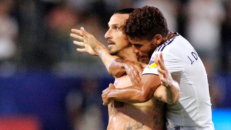  Zlatan Ibrahimovich and Jonathan Dos Santos celebrate at the StubHub Centre