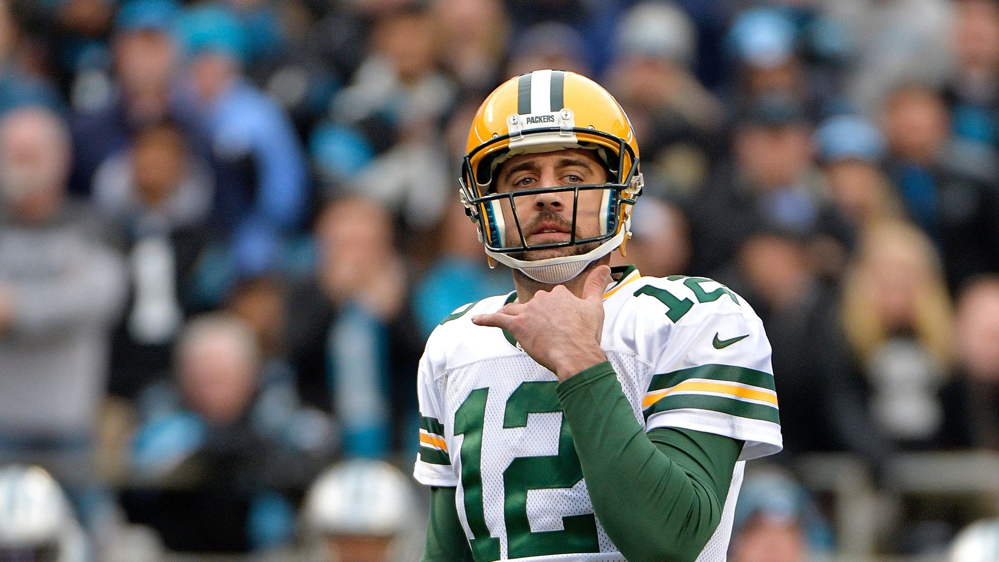 Aaron Rodgers signs bumper contract extension with Green Bay Packers