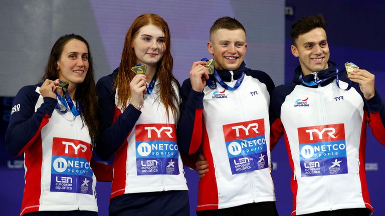 Great Britain pose with their gold medals after winning the 4 x 100m Medley Relay at the European Championships