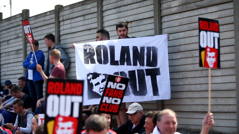 Charlton fans protest against owner  Roland Duchatelet 
