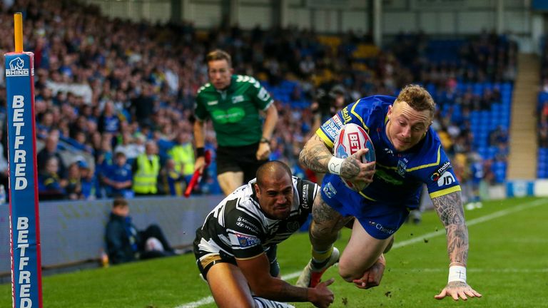 Picture by Alex Whitehead/SWpix.com - 30/08/2018 - Rugby League - Betfred Super League - Warrington Wolves v Hull FC - Halliwell Jones Stadium, Warrington, England - Warrington's Josh Charnley scores a try.