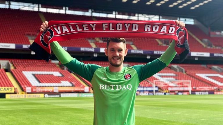 Jed Steer joins Charlton Athletic on loan