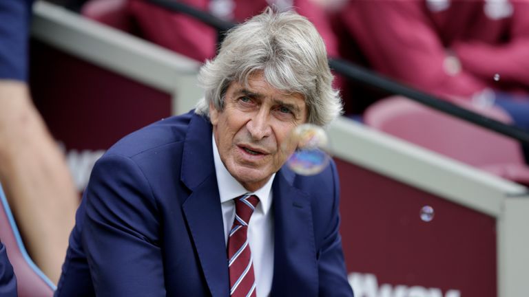 Manuel Pellegrini during West Ham's clash with Bournemouth at the London Stadium