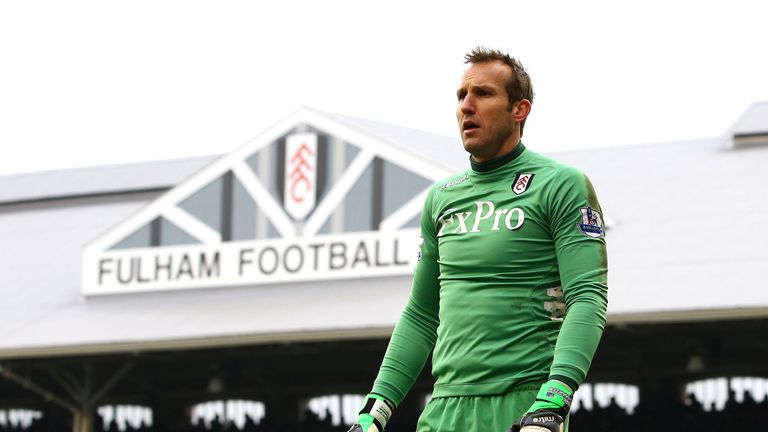 Mark Schwarzer playing for Fulham at Craven Cottage 