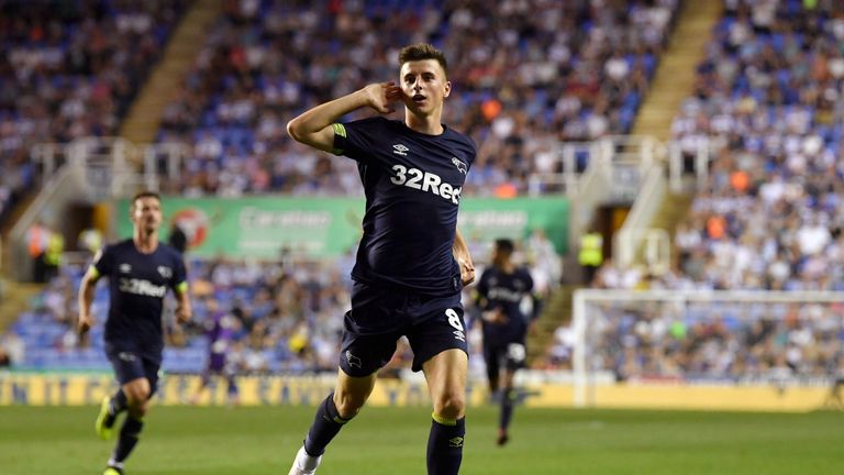 Mason Mount celebrates his equaliser at the Madejski Stadium