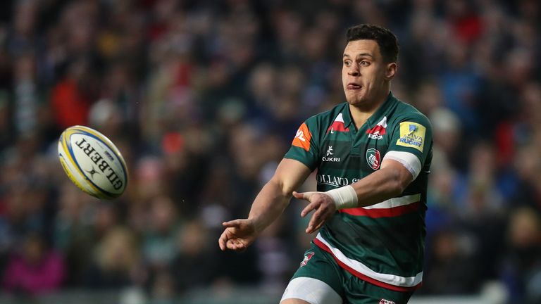 Matt Toomua of Leicester Tigers passes the ball during the Aviva Premiership match between Leicester Tigers and Newcastle Falcons at Welford Road on April 27, 2018 in Leicester, England.