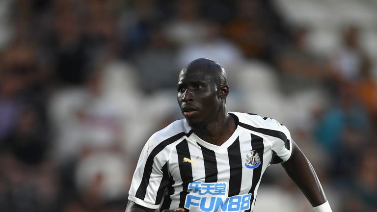 Mohamed Diame is struggling to declare himself fit for the Spurs clash