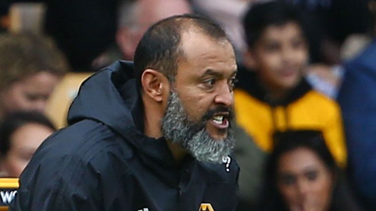 Wolverhampton Wanderers&#39; Portuguese head coach Nuno Espirito Santo gestures from the touchline during the English Premier League football match between Wolverhampton Wanderers and Manchester City at the Molineux stadium in Wolverhampton, central England on August 25, 2018.