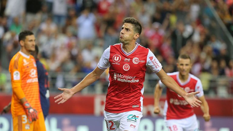 Pablo Chavarria scored the only goal as Reims beat Lyon 1-0 to top Ligue 1.