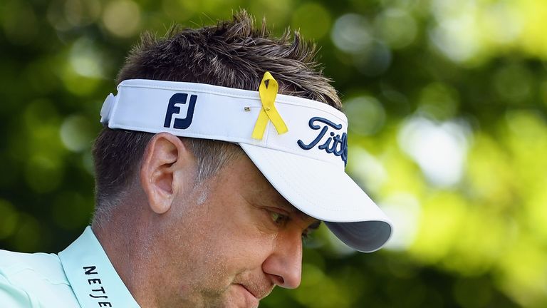 Yellow ribbons were worn by players in memory of Jarrod Lyle, who lost his battle with leukemia