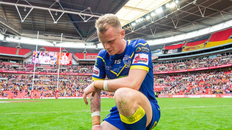 Picture by Allan McKenzie/SWpix.com - 25/08/2018 - Rugby League - Ladbrokes Challenge Cup Final - Catalans Dragons v Warrington Wolves - Wembley Stadium, London, England - Warrington Wolves player Kevin Brown dejected after his side's loss to the Catalan Dragons.