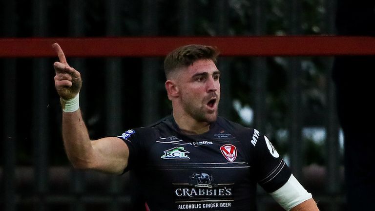 St Helens' Tommy Makinson scored two tries against Wakefield