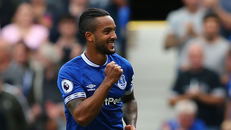 Theo Walcott gave Everton the early lead against Southampton