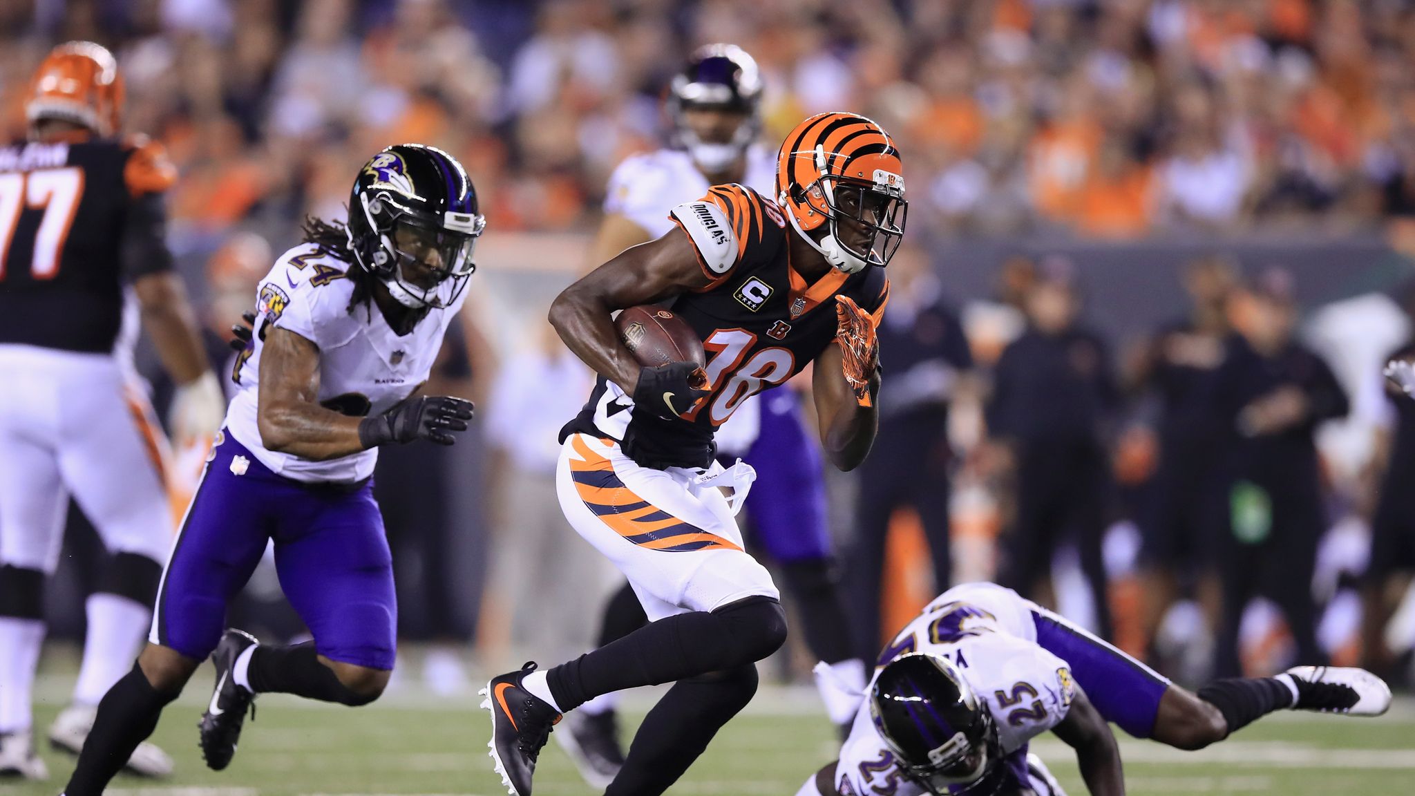 Cincinnati Bengals cornerback Tre Flowers (33) runs for the play during an  NFL football game against the Baltimore Ravens, Sunday, Jan. 8, 2023, in  Cincinnati. (AP Photo/Emilee Chinn Stock Photo - Alamy