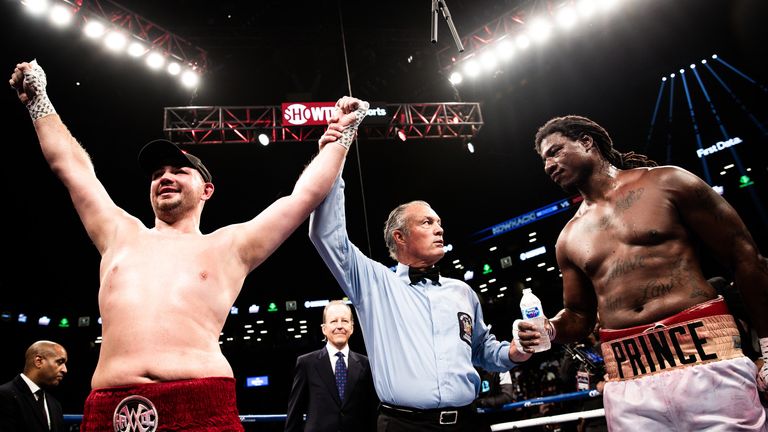 Kownacki saw off Martin's late onslaught to take a unanimous decision