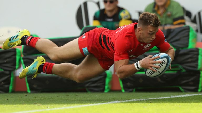 Alex Lewington scoring a try for Saracens in the Gallagher Premiership 