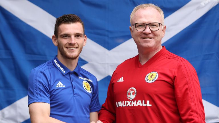 GLASGOW, SCOTLAND - SEPTEMBER 03: New Scotland Captain Andy Robertson and Scotland manager Alex McLeish are seen during a Scotland training session ahead of their  International friendly match against Belgium at Orium Performance Centre on September 3, 2018 in Edinburgh, Scotland. (Photo by Ian MacNicol/Getty Images)