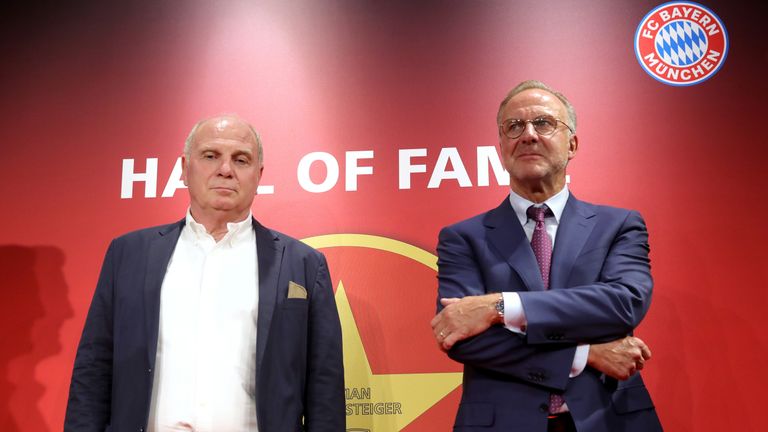 Bayern Munich chairman Karl-Heinz Rummenigge (R) with president Uli Hoeness (L)