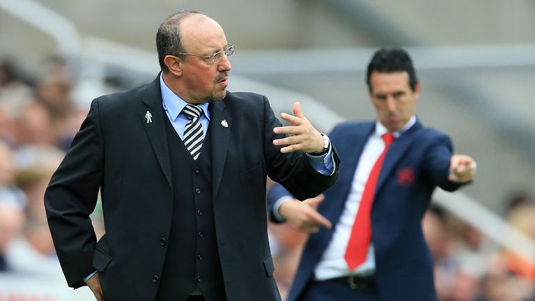 Rafa Benitez gestures on the sideline during Newcastle&#39;s 2-1 defeat to Arsenal in the Premier League.