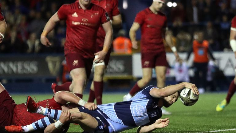 Cardiff Blues Tomos Williams scores a try