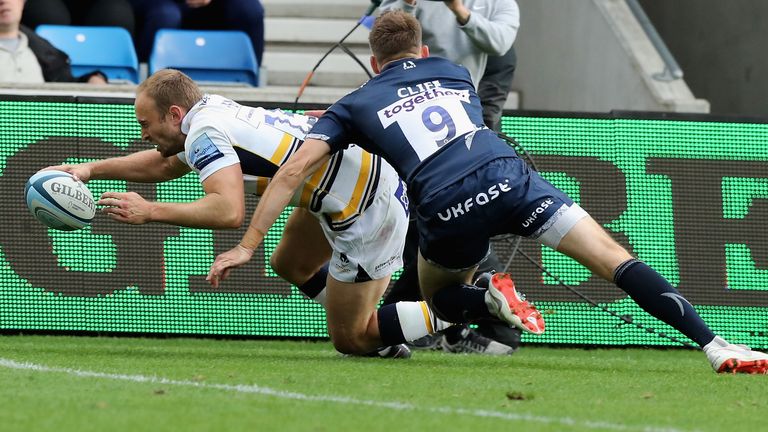 Chris Pennell scored a late try for the Warriors at the AJ Bell