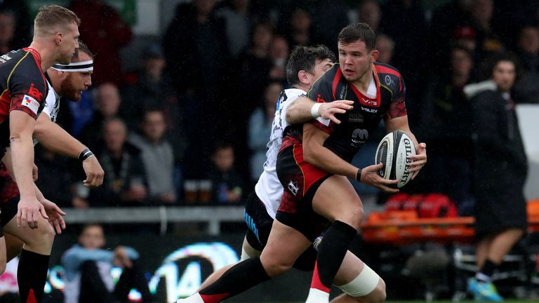  Elliot Dee attacks for the Dragons