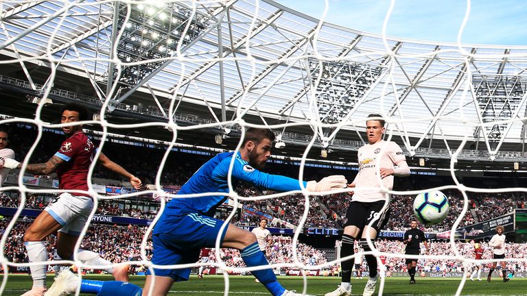 Felipe Anderson back-heels past David De Gea at close range to give West Ham the lead