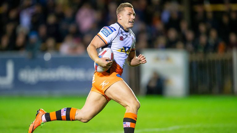 Greg Eden scoring for Castleford Tigers