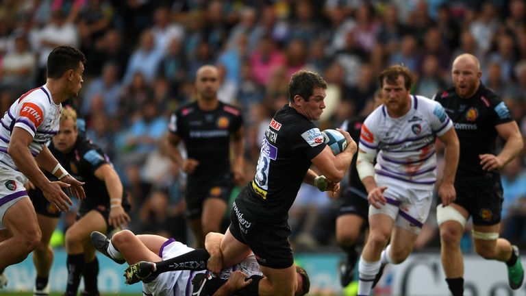 Ian Whitten attacking for Exeter Chiefs against Leicester Tigers