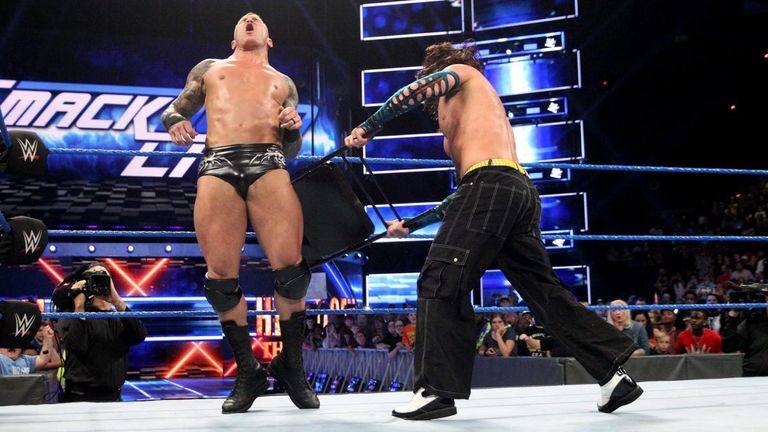 jeff hardy hits randy orton with chair