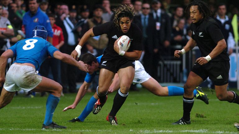 Ma'a Nonu (L) and Tana Umaga (R) played together for the All Blacks and the Hurricanes