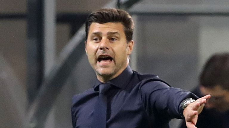 Mauricio Pochettino, Manager of Tottenham Hotspur gives his team instructions during the Group B match of the UEFA Champions League between FC Internazionale and Tottenham Hotspur at San Siro Stadium on September 18, 2018 in Milan, Italy