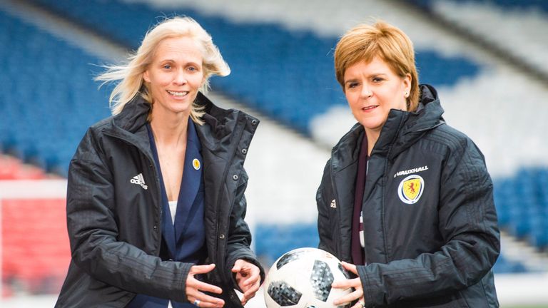 26/09/18 . HAMPDEN PARK - GLASGOW. First Minister Nicole Sturgeon and Scotland Women’s National Team manager Shelley Kerr announce a funding agreement for the SWNT