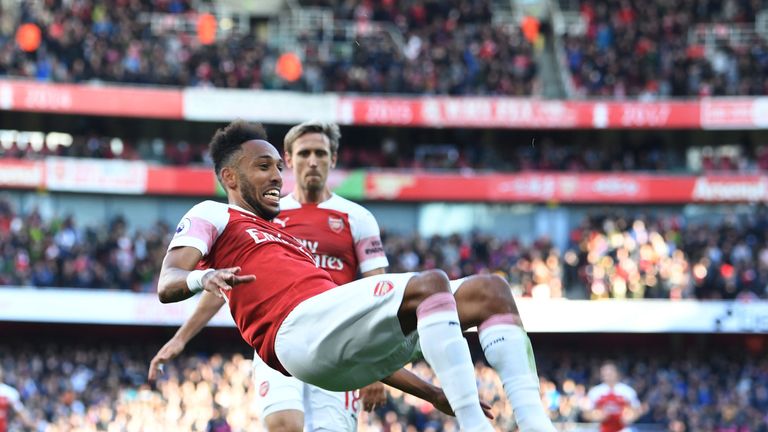 Pierre-Emerick Aubameyang celebrates his goal