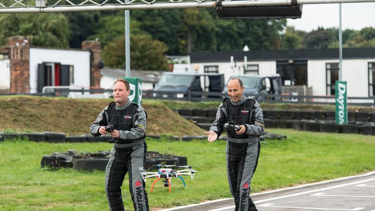SoccerAM's Tubes and Nasser Hussain take part in the Great Tech Race