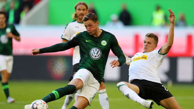 Wout Weghorst scored Wolfsburg's second equaliser against Gladbach